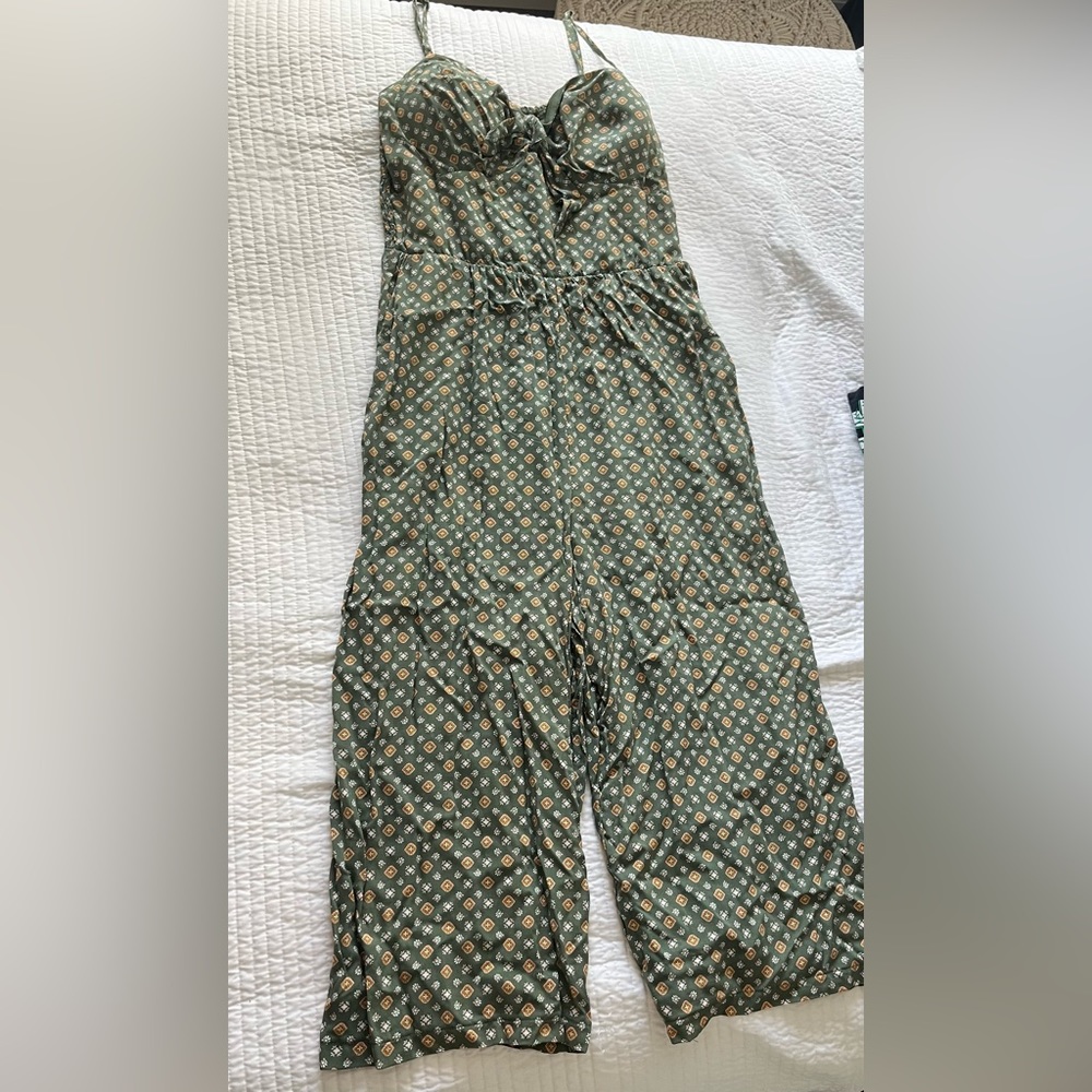 Green jumpsuit size XL